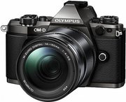 Olympus OM-D E-M5 III фото